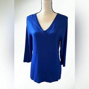 Tahari Blue V-Neck Top with a Three-Quarter Sleeve in Size Large